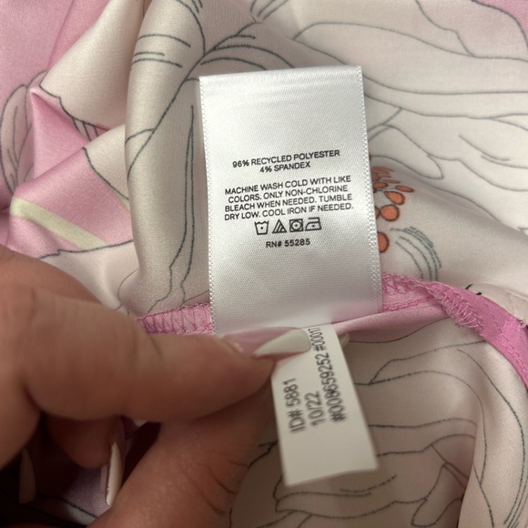 Express Pink and Red Floral Silky Tie Blouse Size M - Picture 5 of 6